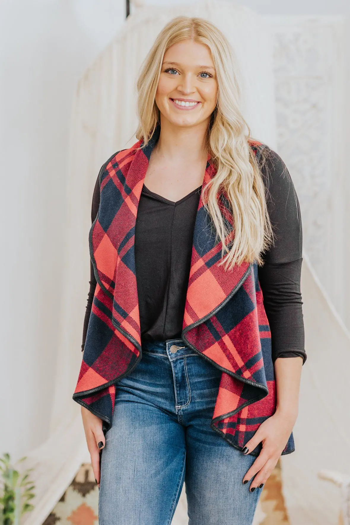 *Deal* Love Comes Softy Plaid Vest In Red Navy 1