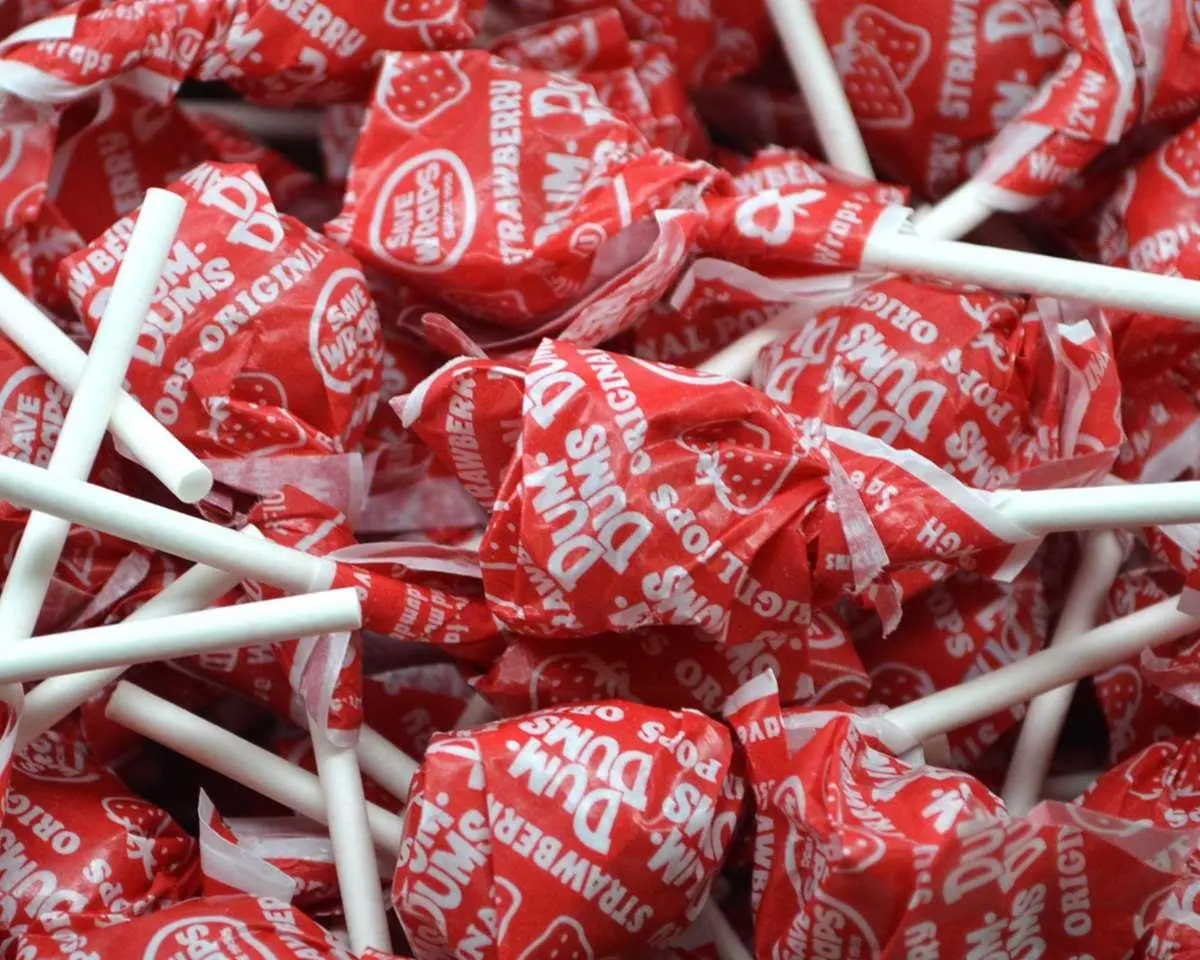 Red Strawberry Dum Dum Pops 1